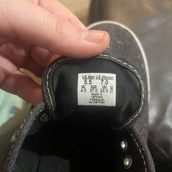 Vans - Picture 6 of 7